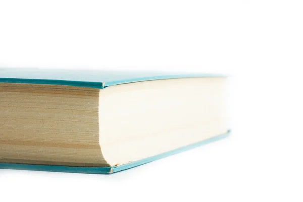 Isoliertes geschlossenes Buch mit ein paar Lesezeichen — Stockfoto