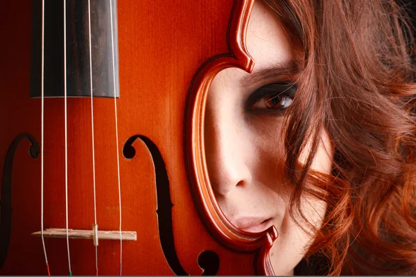 Menina bonita com violino — Fotografia de Stock