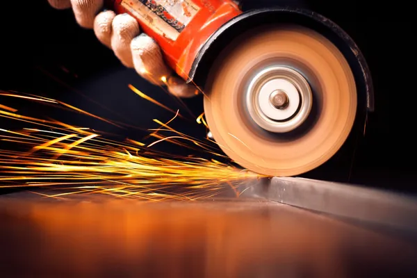 Çelik malzeme taşlama sıcak kırmızı kıvılcım