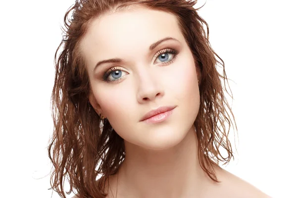 Ganska sensuell sommar tjej med naturlig make-up — Stockfoto