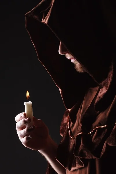 神秘的なカトリック修道士 — ストック写真