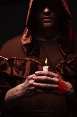 gizemli Katolik rahip