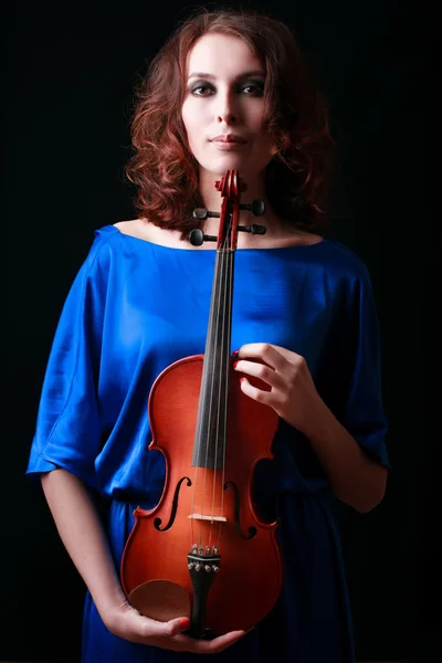 Retrato musical de una joven . —  Fotos de Stock