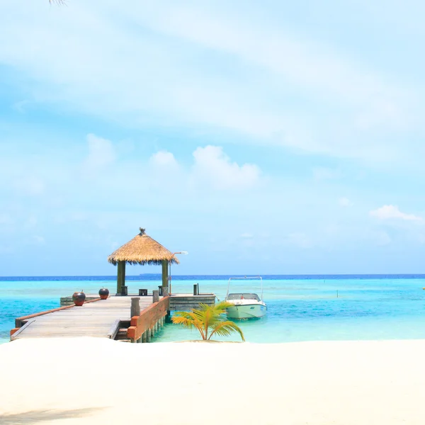 Über Wasserbungalows mit Stufen — Stockfoto