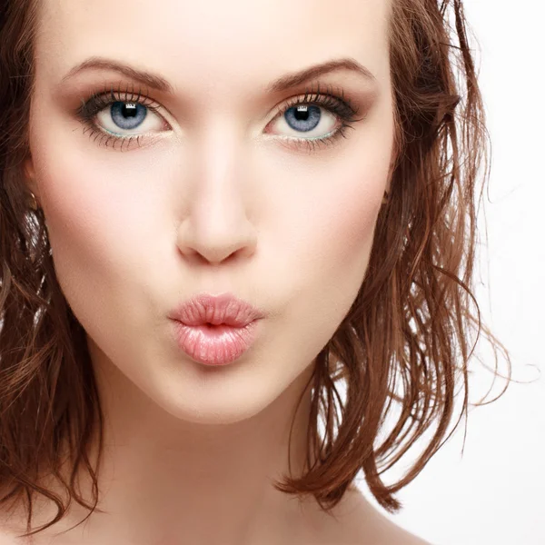 Portrait of beautiful young woman with clean face — Stock Photo, Image