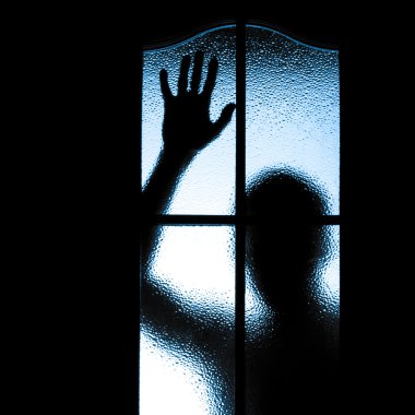 dağınık insan silüeti