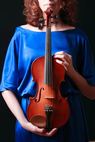 Retrato musical de una joven . —  Fotos de Stock