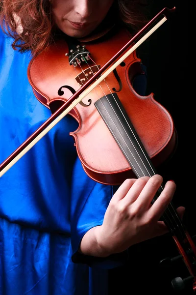 Musik porträtt av ung kvinna. — Stockfoto