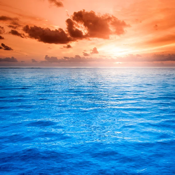 Pošetilost oceán západu slunce Krajina Krajina neúnavných — Stock fotografie