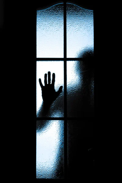 dağınık insan silüeti