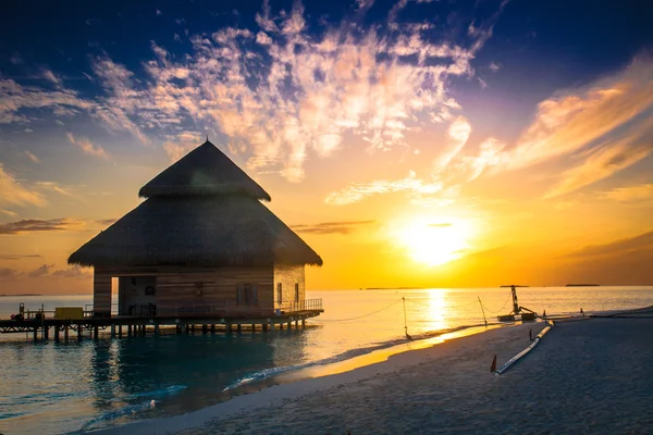 Sunset on Maldives island — Stock Photo, Image