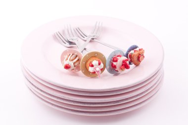 boş tabak, çatal ve bıçak