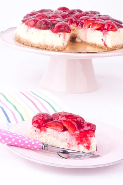 Erdbeerkäsekuchen — Stockfoto