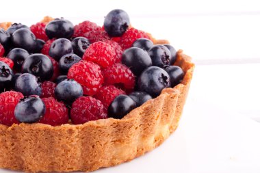 Ahududu ve üzümlü tart