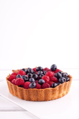 Ahududu ve üzümlü tart