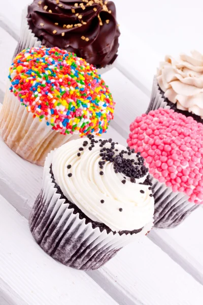 Chocolade en vanille cupcakes — Stockfoto