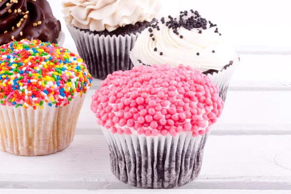 Chocolade en vanille cupcakes — Stockfoto