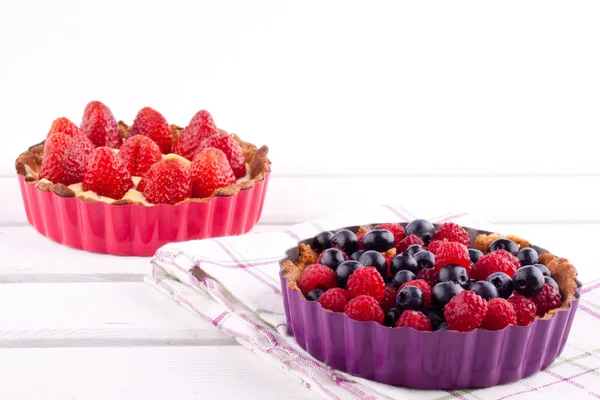 Strawberry, raspberry and blueberry tart — Stock Photo, Image