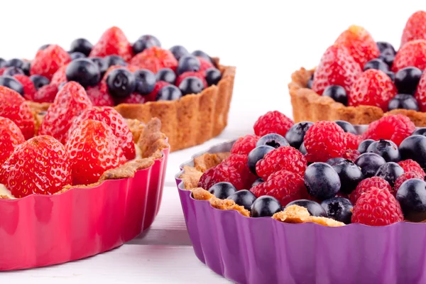 딸기, blueberr y 및 나무 딸기 타트 — 스톡 사진