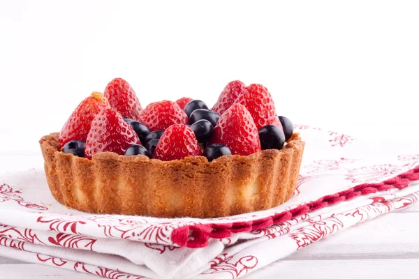 Strawberry and blueberry tart — Stock Photo, Image
