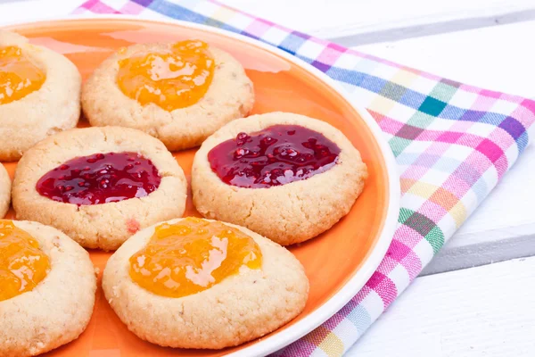 Hausgemachte Plätzchen mit Marmelade — Stockfoto