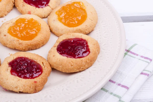 Hausgemachte Plätzchen mit Marmelade — Stockfoto