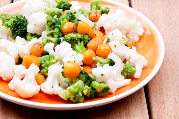 Steamed carrot,broccoli and cauliflower — Stock Photo, Image