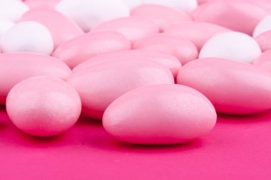 şeker kaplı çikolata şekerleme