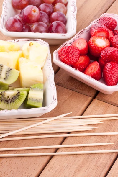 Fruit kebab — Stock Photo, Image