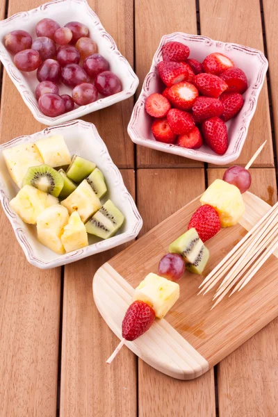 Fruit kebab — Stock Photo, Image