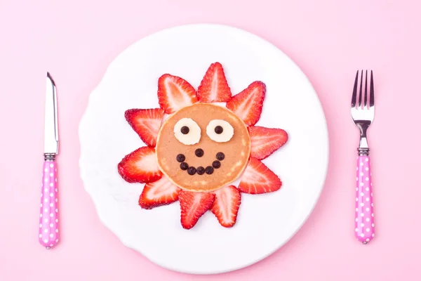 Face on pancake — Stock Photo, Image