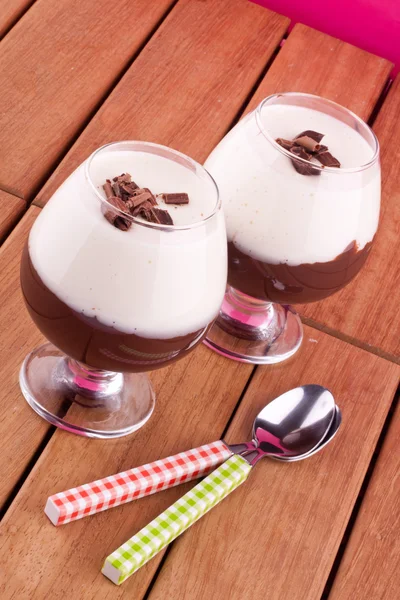 Chocolate and vanilla pudding — Stock Photo, Image