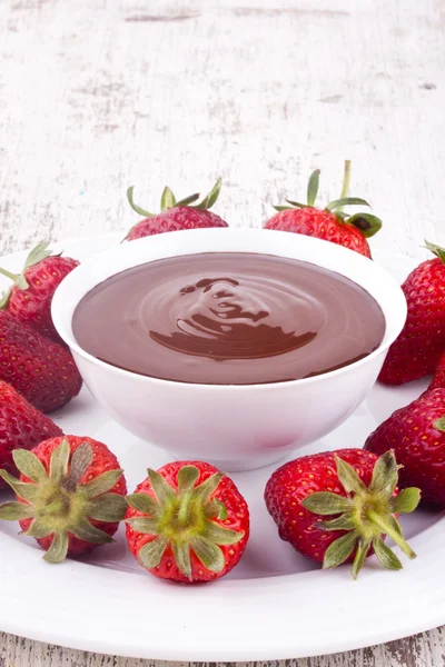 Chokolade fondue og jordbær - Stock-foto