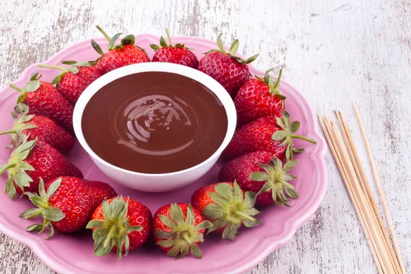 Chocolate fondue and strawberry — Stock Photo, Image