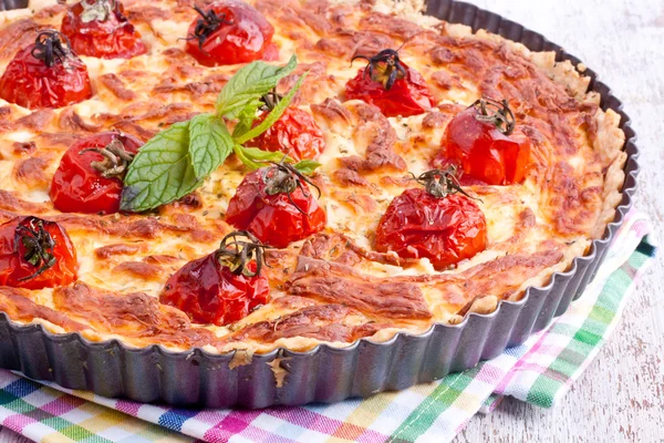 Tarta de queso con tomate — Foto de Stock