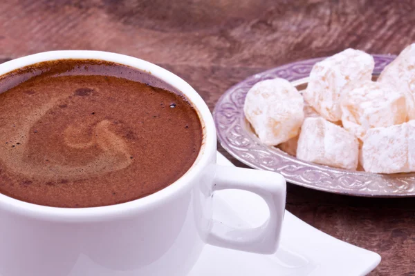 Turkish coffee and turkish delight — Stock Photo, Image