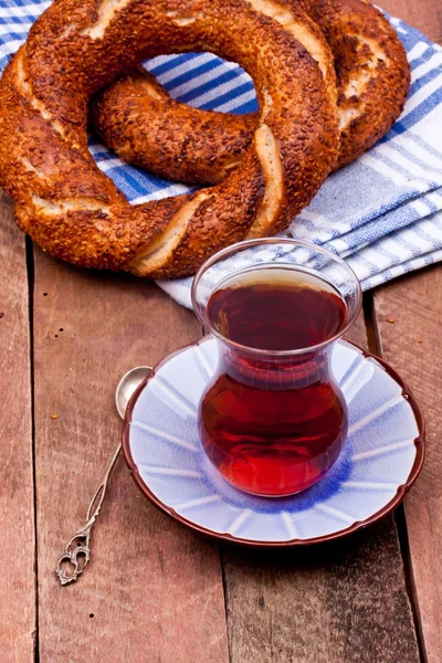 Tea and turkish bagel — Stock Photo, Image