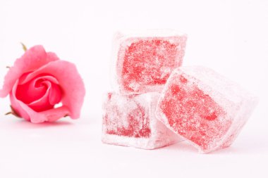 Gül lezzet ile Türk lokumu