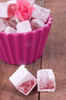 Gül lezzet ile Türk lokumu