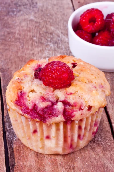 Raspberry muffin — Stock Photo, Image