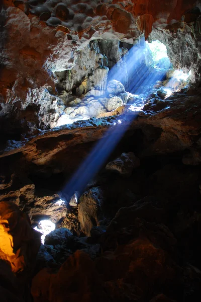 Schöne Höhle in Vietnam. — Stockfoto