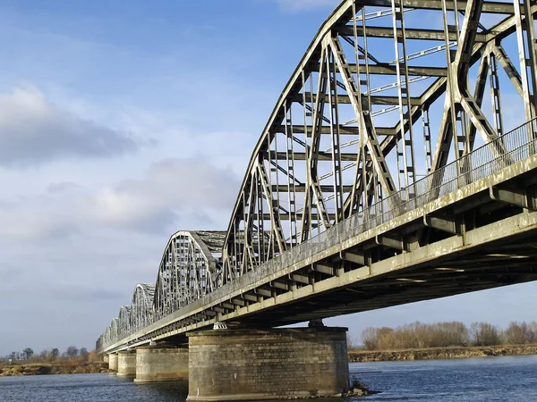 Nehir vistula arasında köprü — Stok fotoğraf