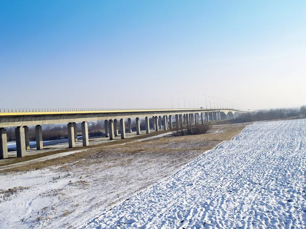 A1 van snelwegen brug over een rivier wis? een — Stockfoto