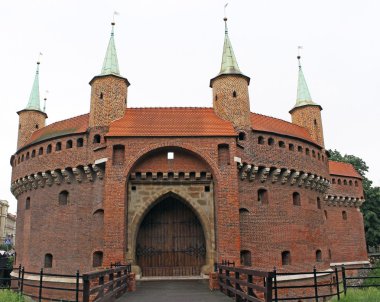 krakow - Avrupa, Polonya'nın en iyi korunmuş barbican kapısına