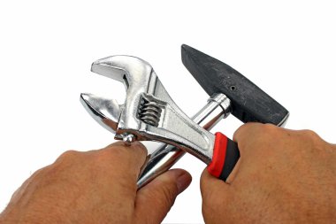 Çekiç ve elini anahtarı