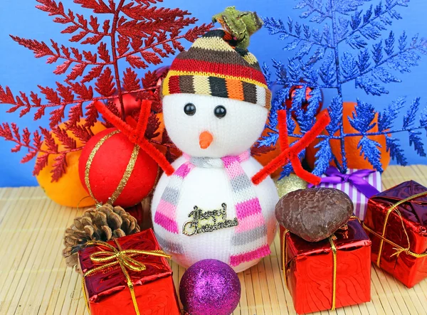 Ornamenti natalizi e arance — Foto Stock