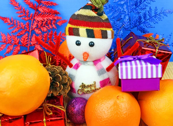Christmas ornaments and oranges — Stock Photo, Image