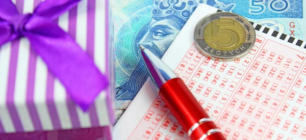 Lotto ticket in Pools valuta — Stockfoto