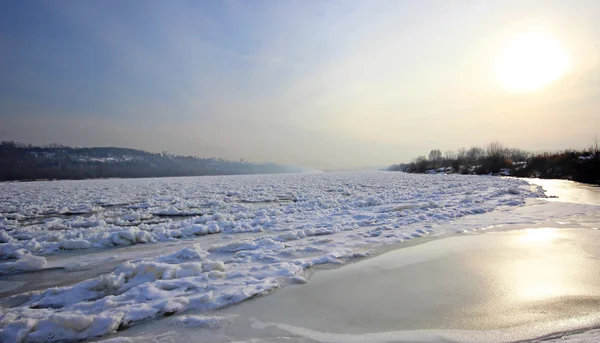 Fiume Vistola in inverno Polonia — Foto Stock