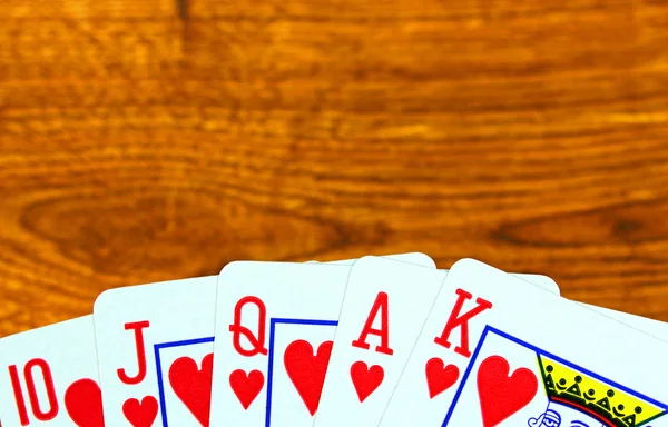 Spelkort på ett bräde — Stockfoto